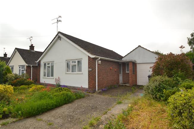 2 bedroom detached bungalow for sale in chelmsford for £400,000.